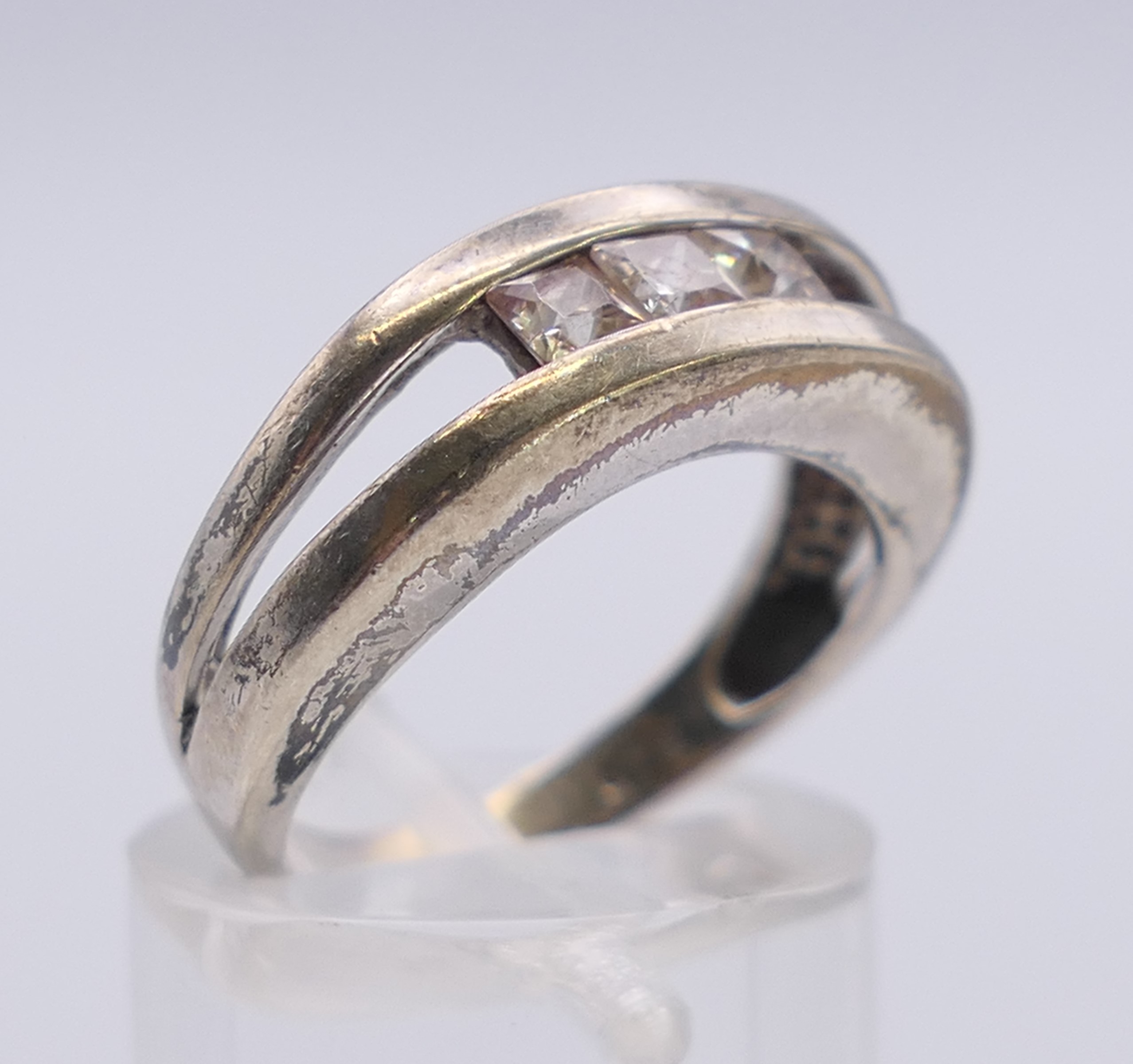 Four silver rings. Green stone ring size P. - Image 9 of 13