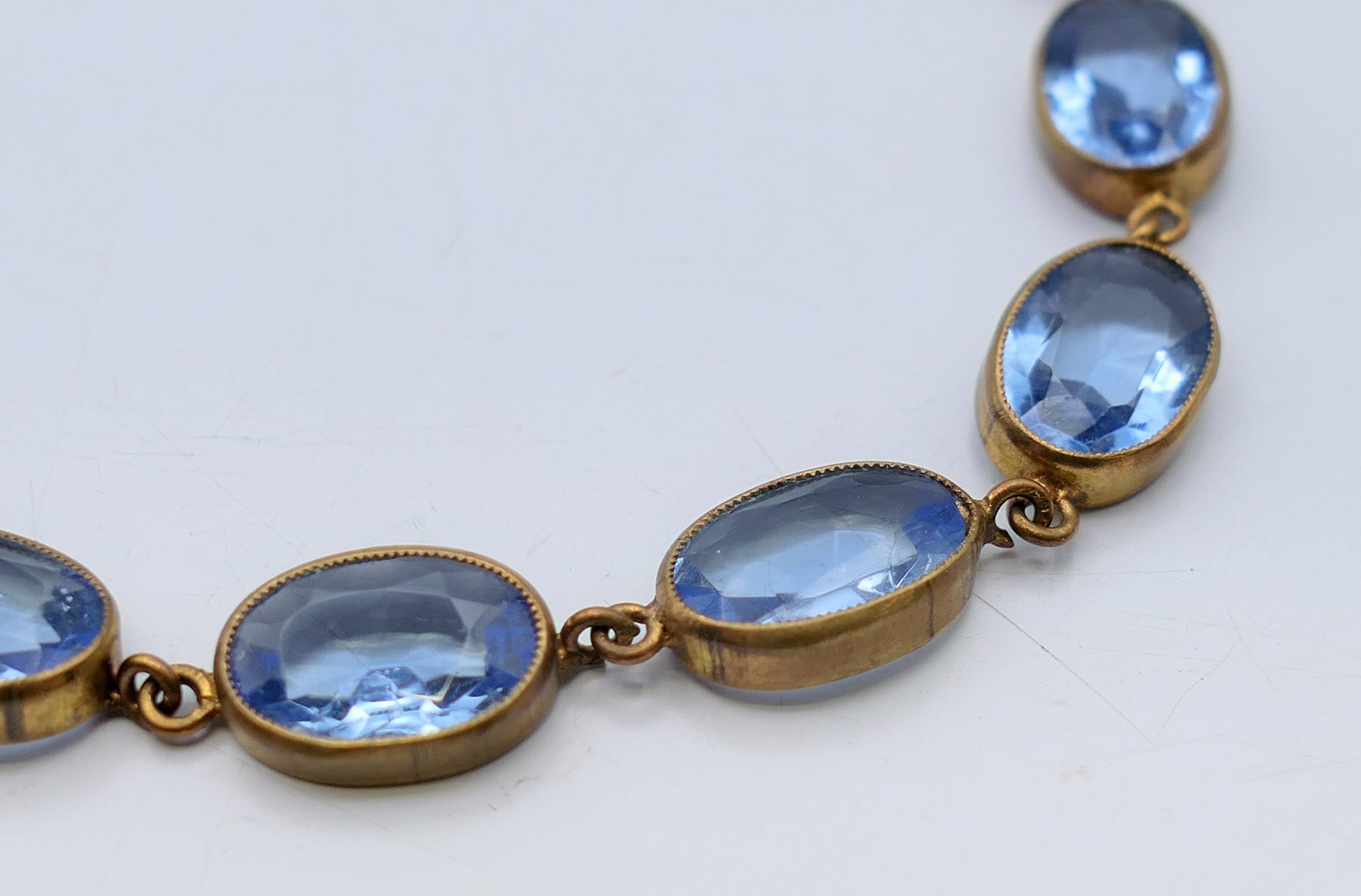 A vintage graduated blue stone necklace. 40 cm long. - Image 2 of 5