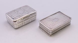 Two Georgian silver vinaigrettes. The larger 3.5 x 2.25 cm.