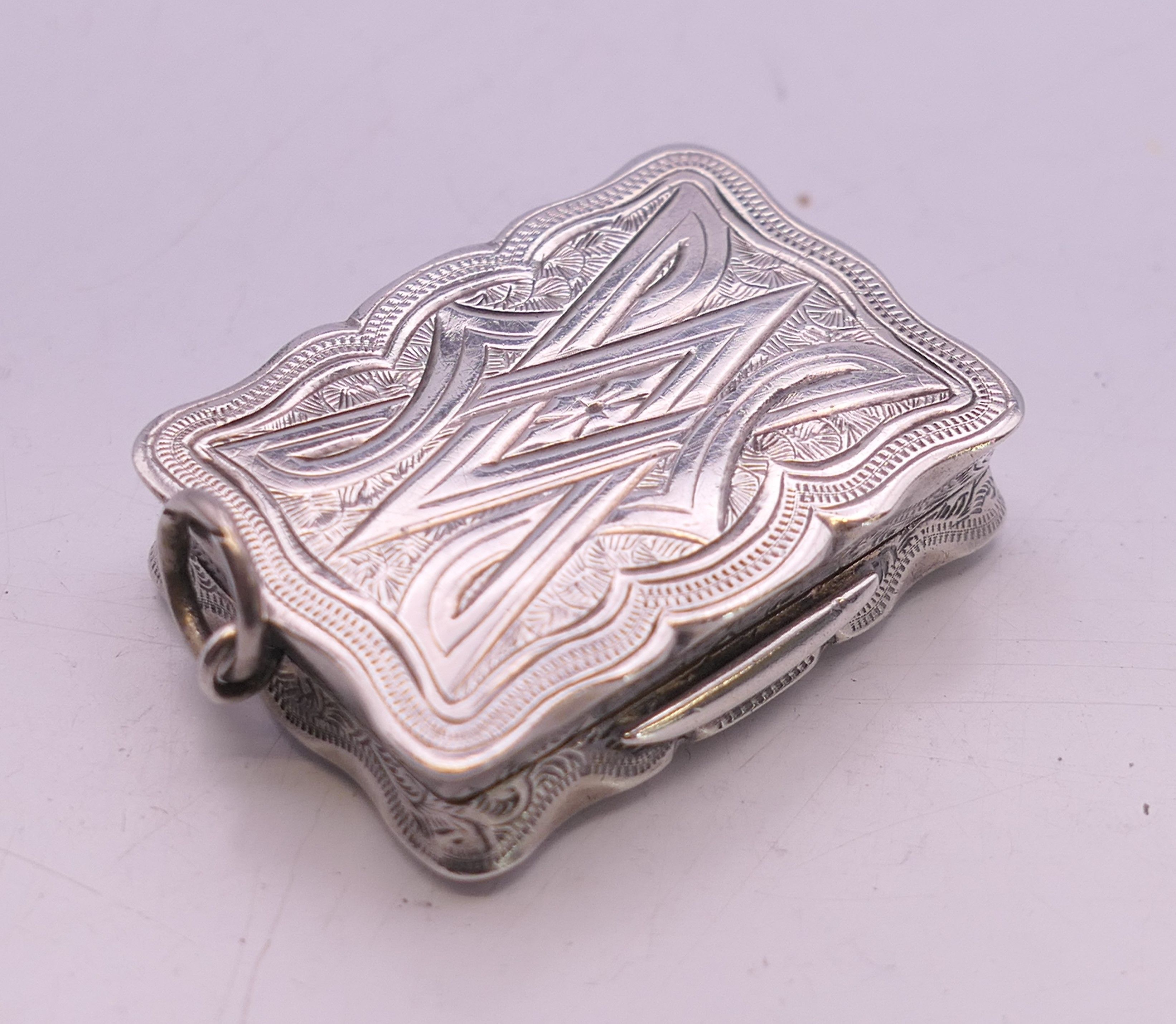 Two Victorian silver vinaigrettes. The larger 3.75 cm x 2.5 cm. - Image 9 of 9
