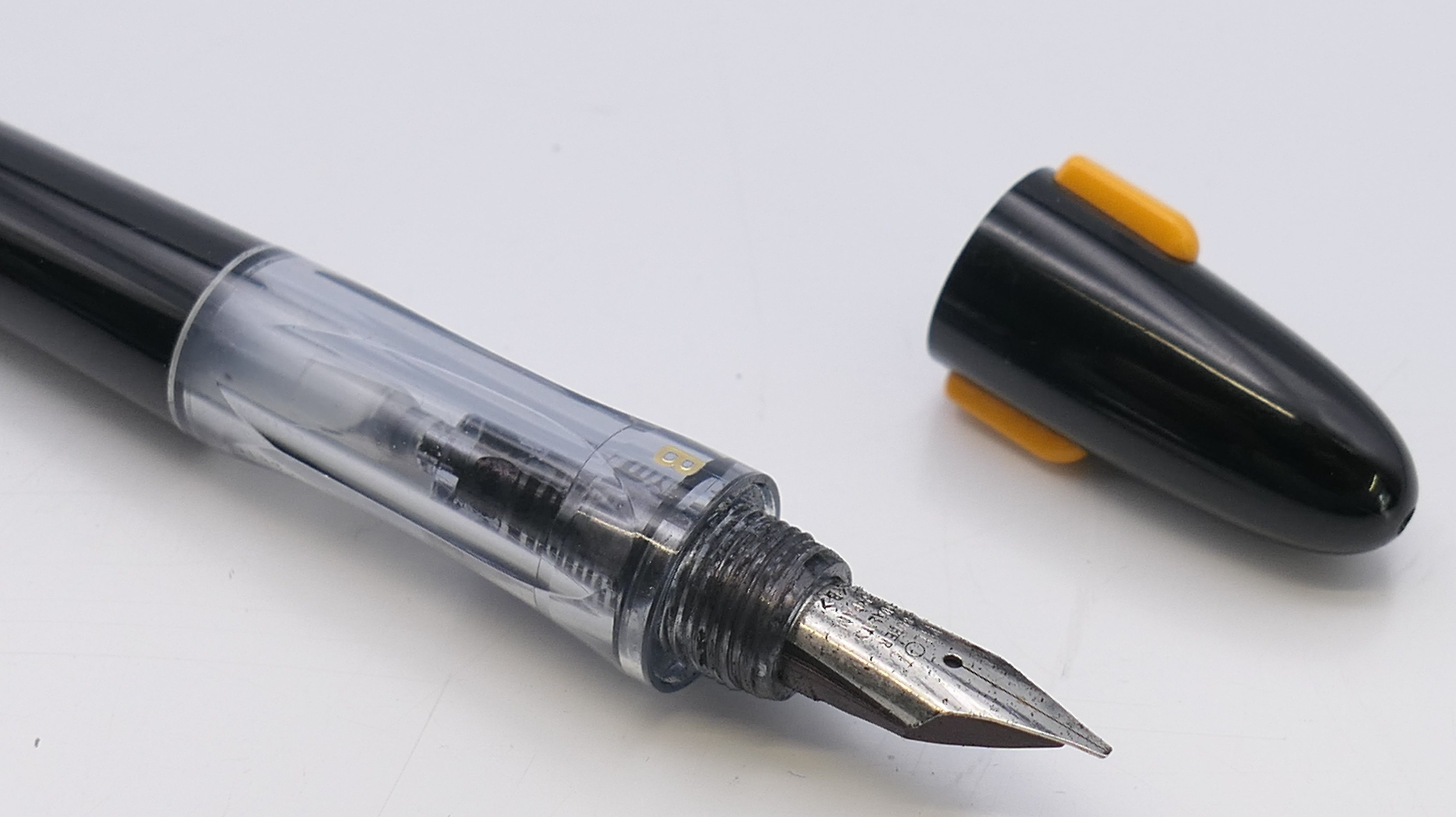 A collection of pens, to include a Waterman fountain pen and case, - Image 31 of 32