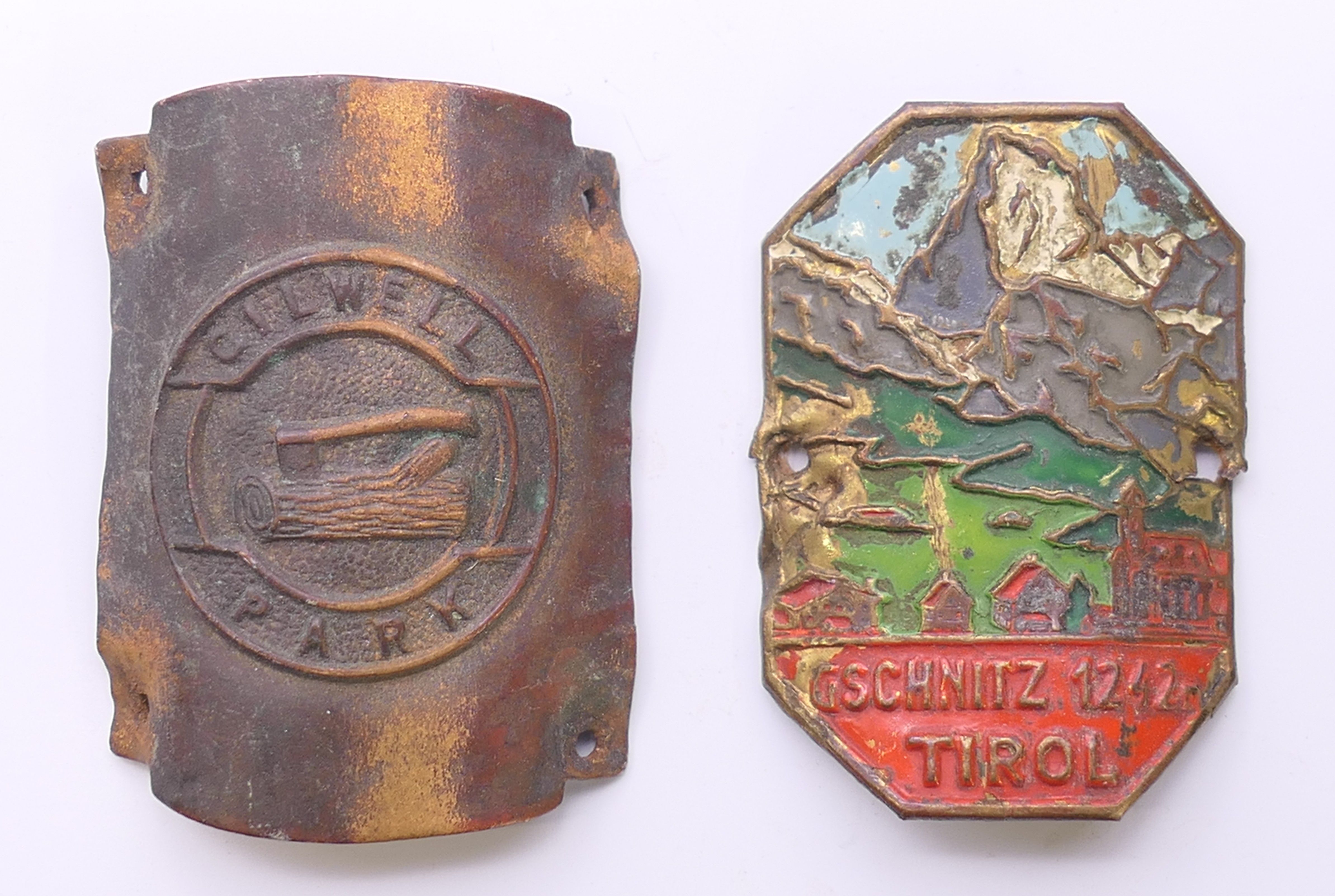 An Art Deco metal and wood cigarette box containing a quantity of coins. Box 15.5 x 8.25 x 4.5 cm. - Image 11 of 16
