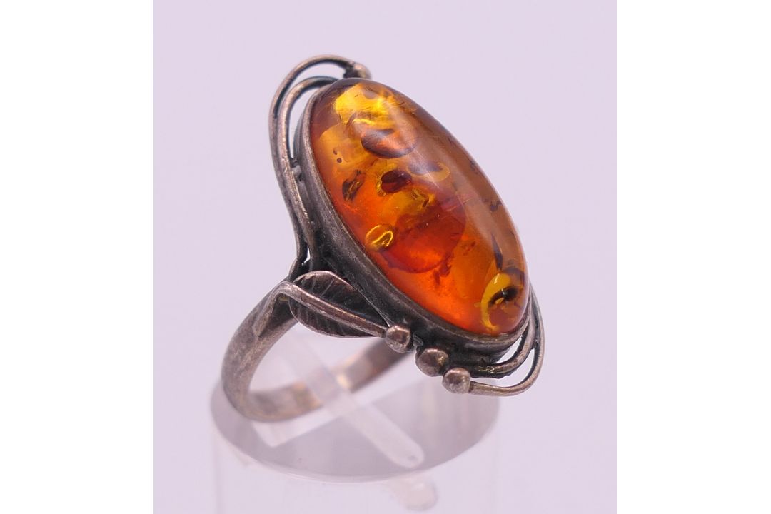Two silver and amber rings and a cross pendant. Pendant 2.5 cm high. - Image 6 of 10