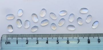 A quantity of loose moonstones.