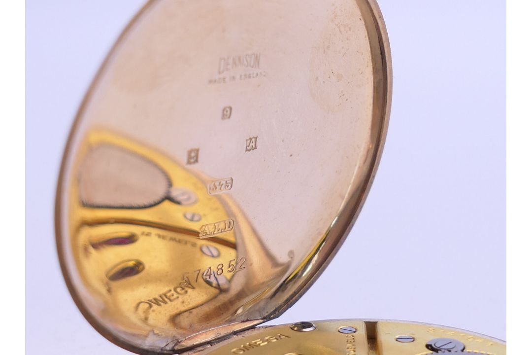 A 9 ct gold Omega open face pocket watch. 4.5 cm diameter. 63 grammes total weight. - Image 6 of 8