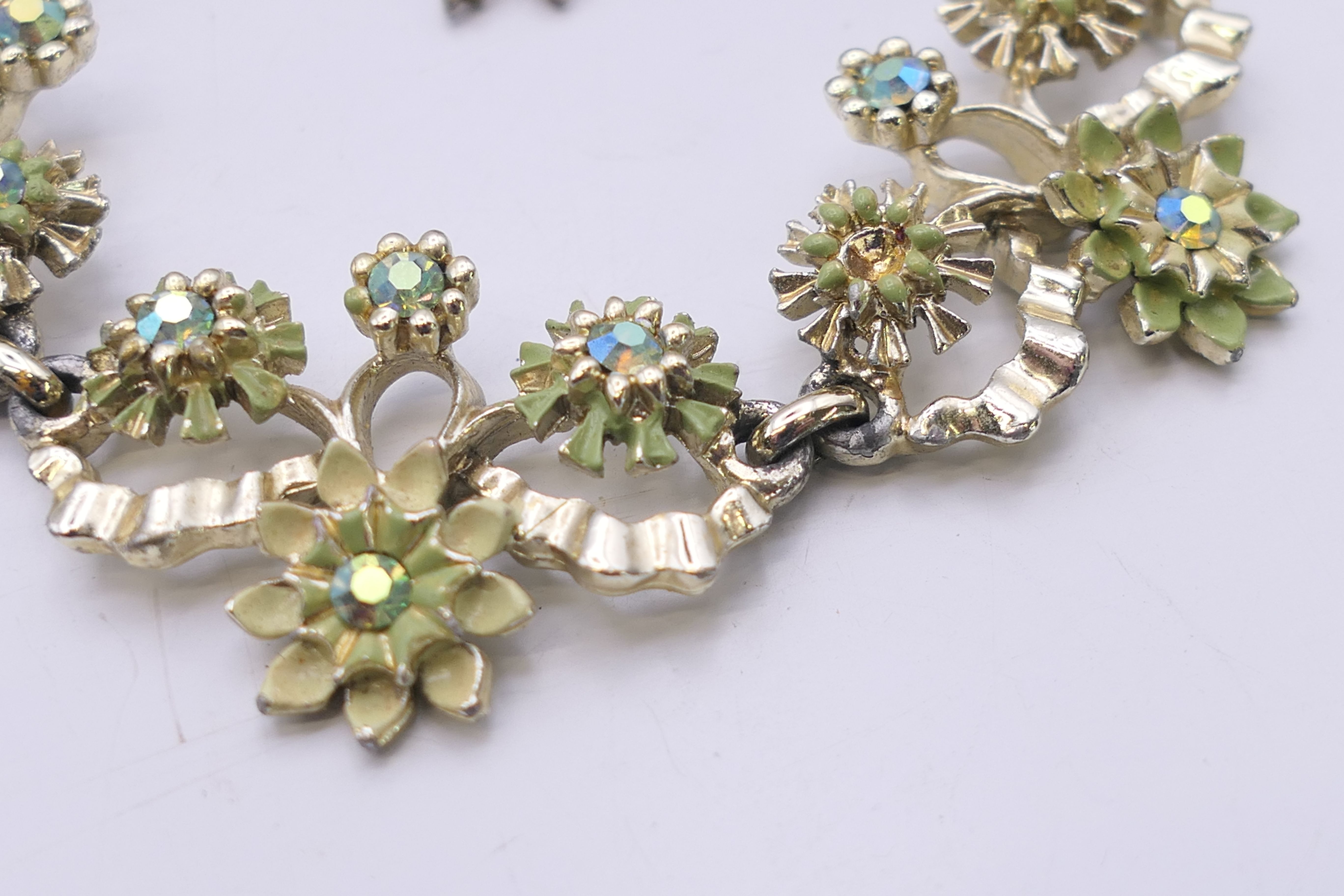 A quantity of various silver and other jewellery, to include necklaces, earrings, - Image 11 of 24