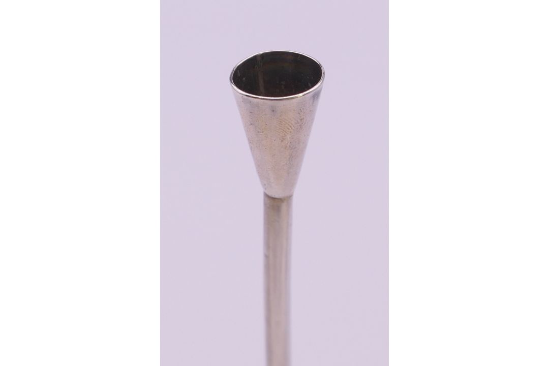 A silver taper stick. 10 grammes. 14.5 cm high. - Image 2 of 4