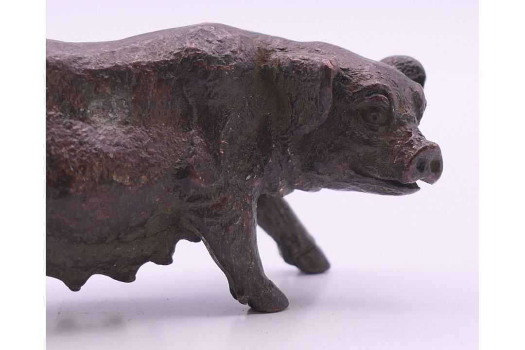 A small bronze pig. 3.5 cm high. - Image 3 of 4