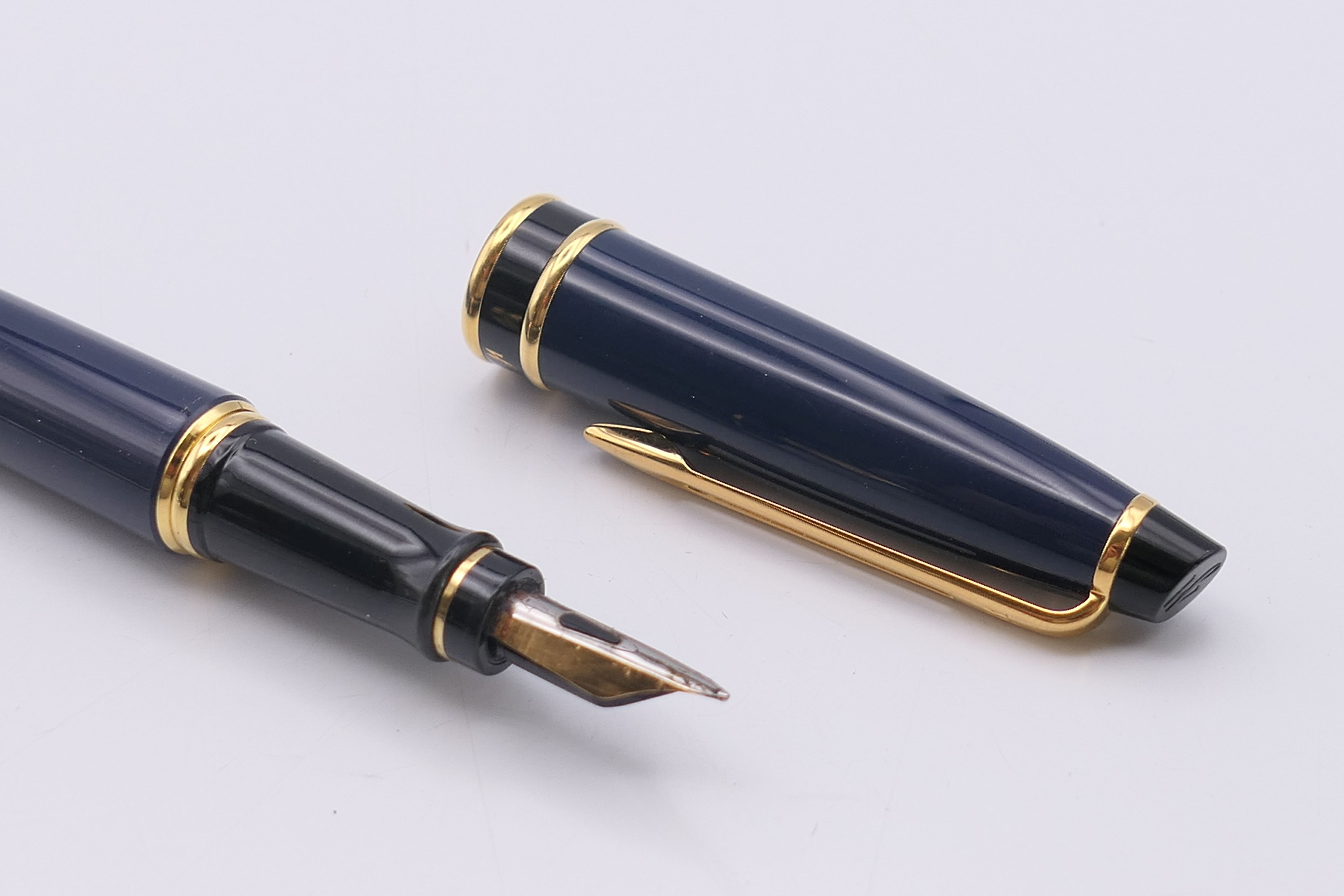 A collection of pens, to include a Waterman fountain pen and case, - Image 18 of 32
