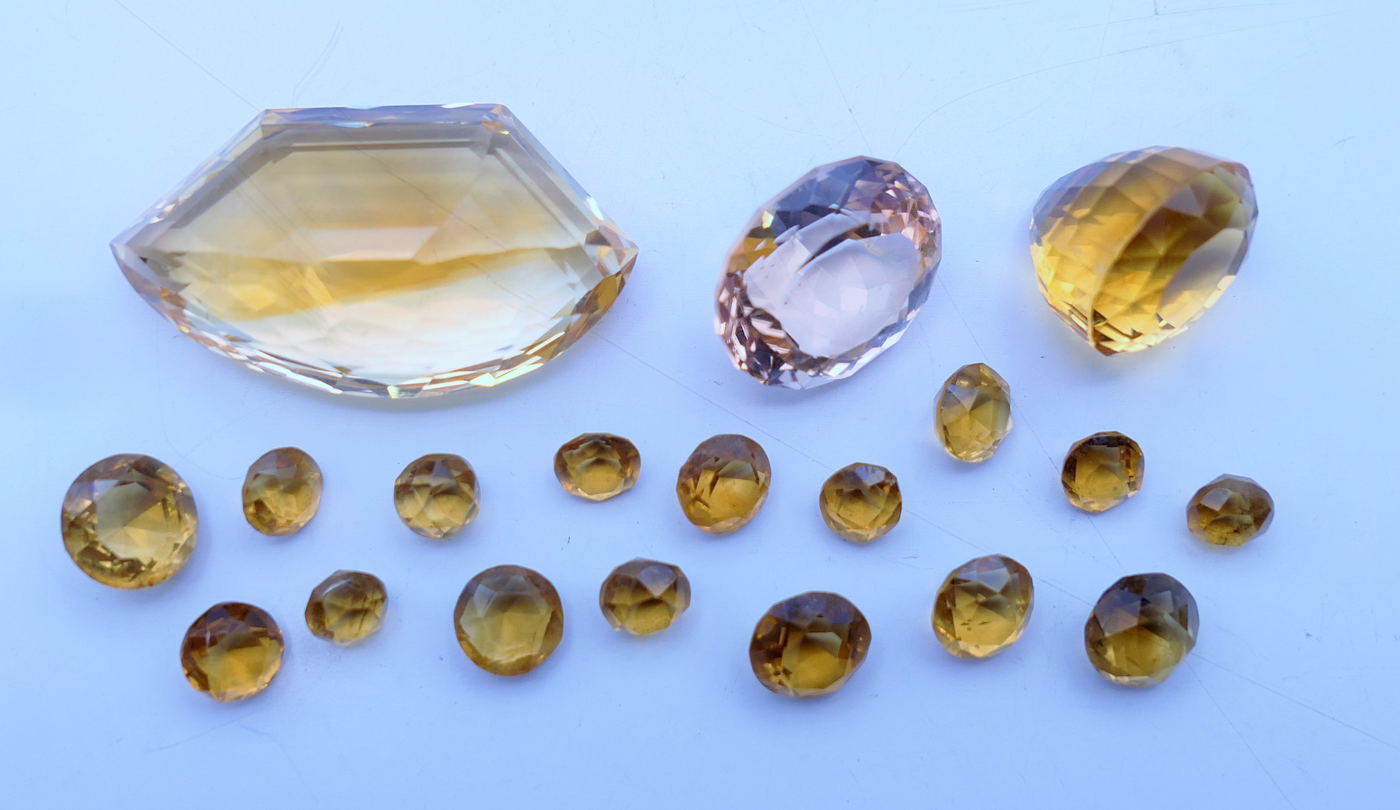 A quantity of loose citrines. - Image 2 of 14