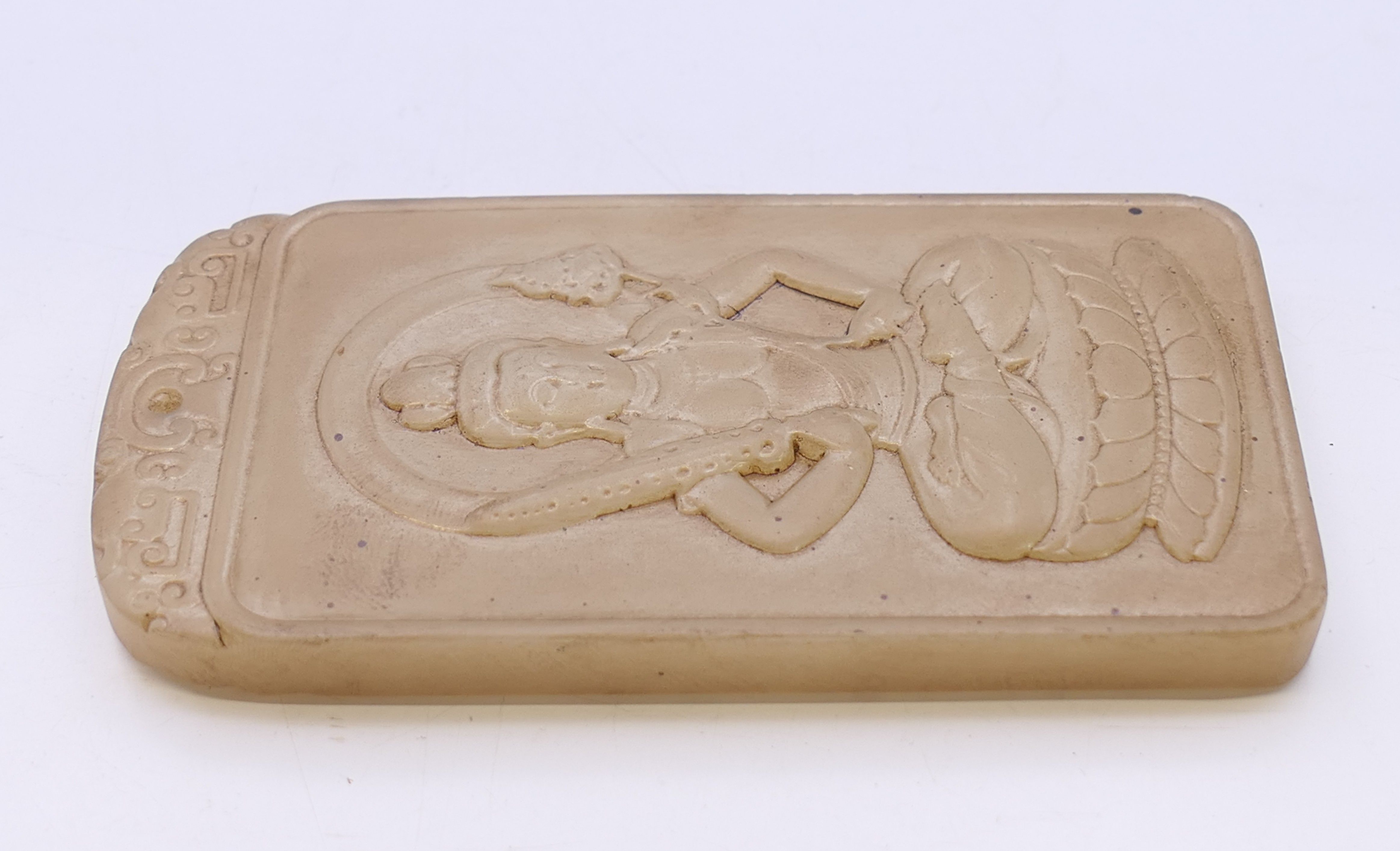 A jade seated Buddha plaque. 10 cm x 5.25 cm. - Image 3 of 4