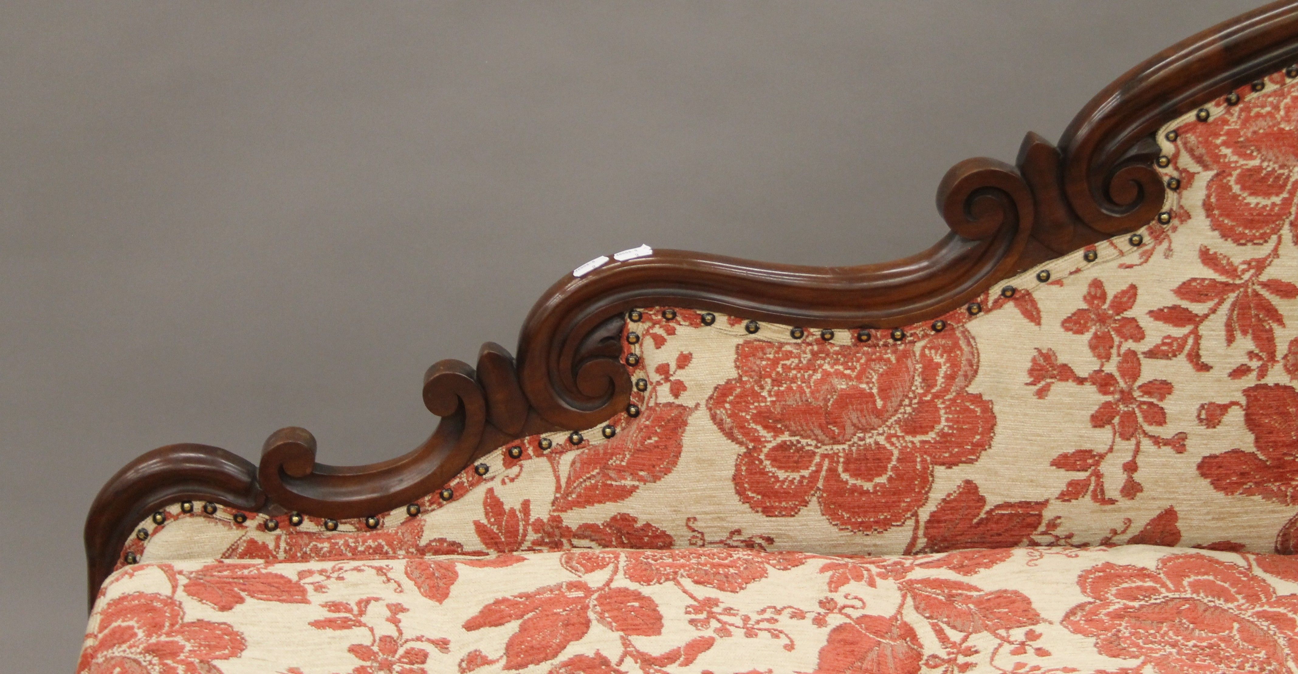 A 19th century mahogany upholstered chaise lounge. 125 cm long. - Image 2 of 4