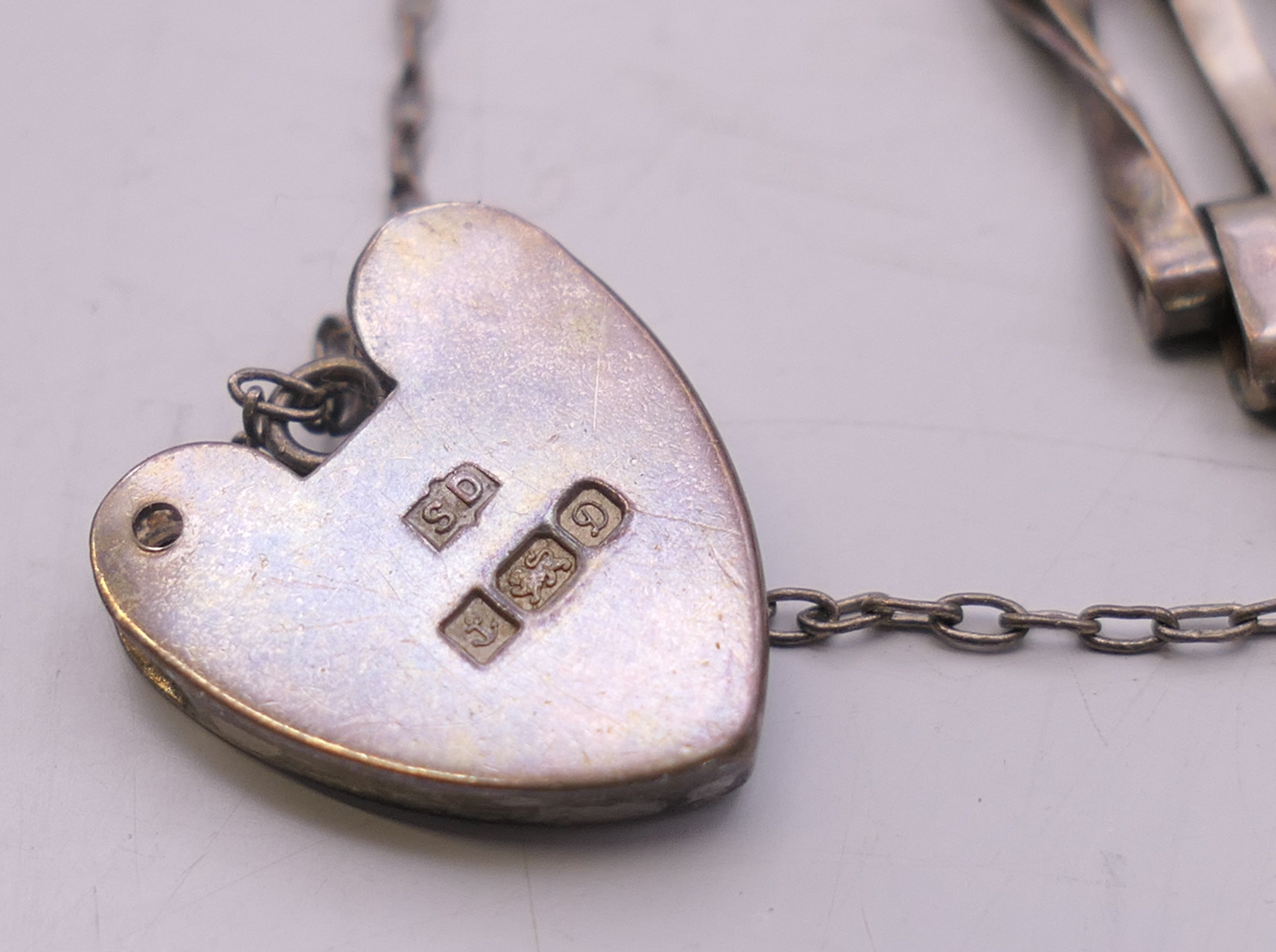A quantity of various silver and other jewellery, to include necklaces, earrings, - Image 13 of 24