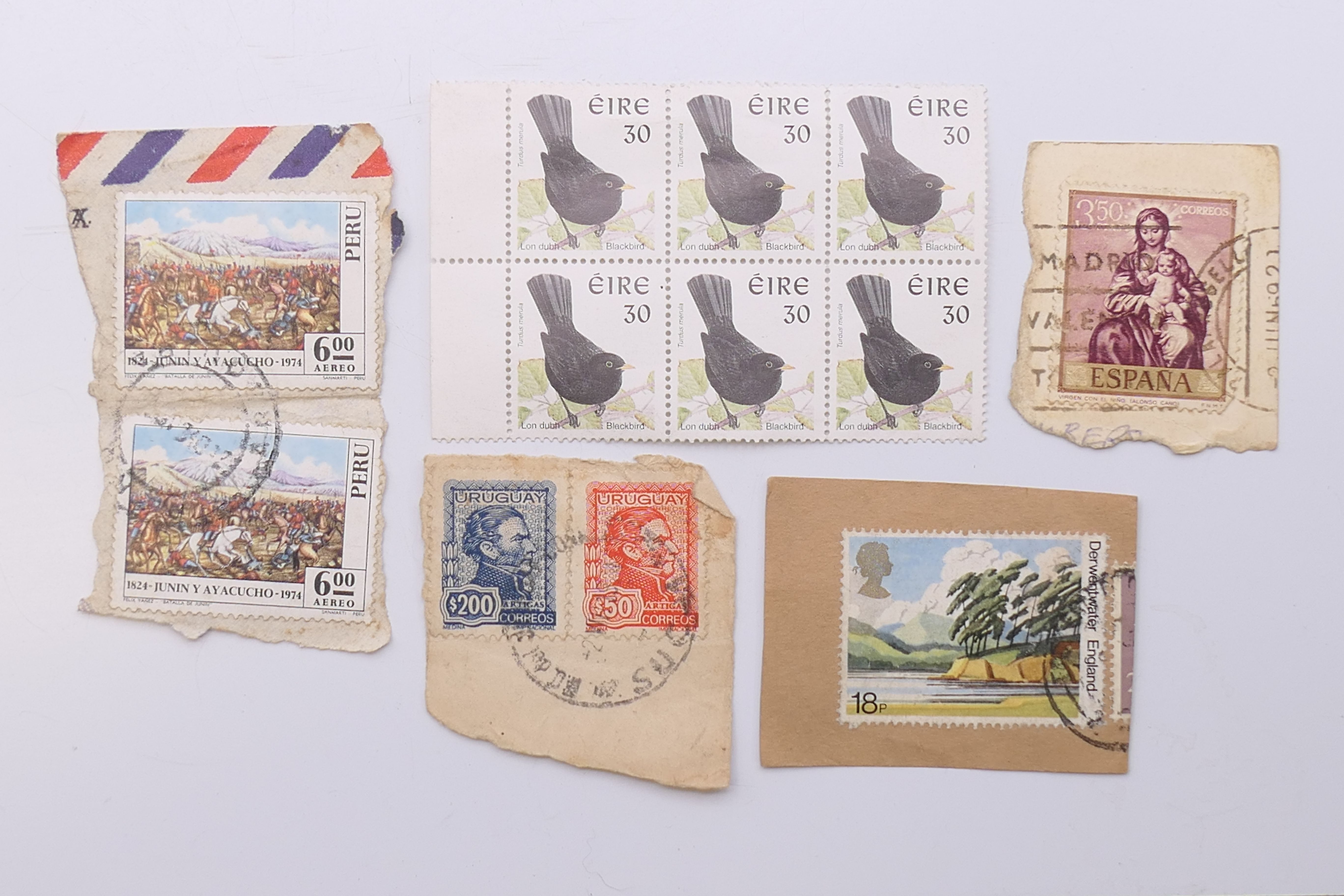 An Art Deco metal and wood cigarette box containing a quantity of coins. Box 15.5 x 8.25 x 4.5 cm. - Image 12 of 16