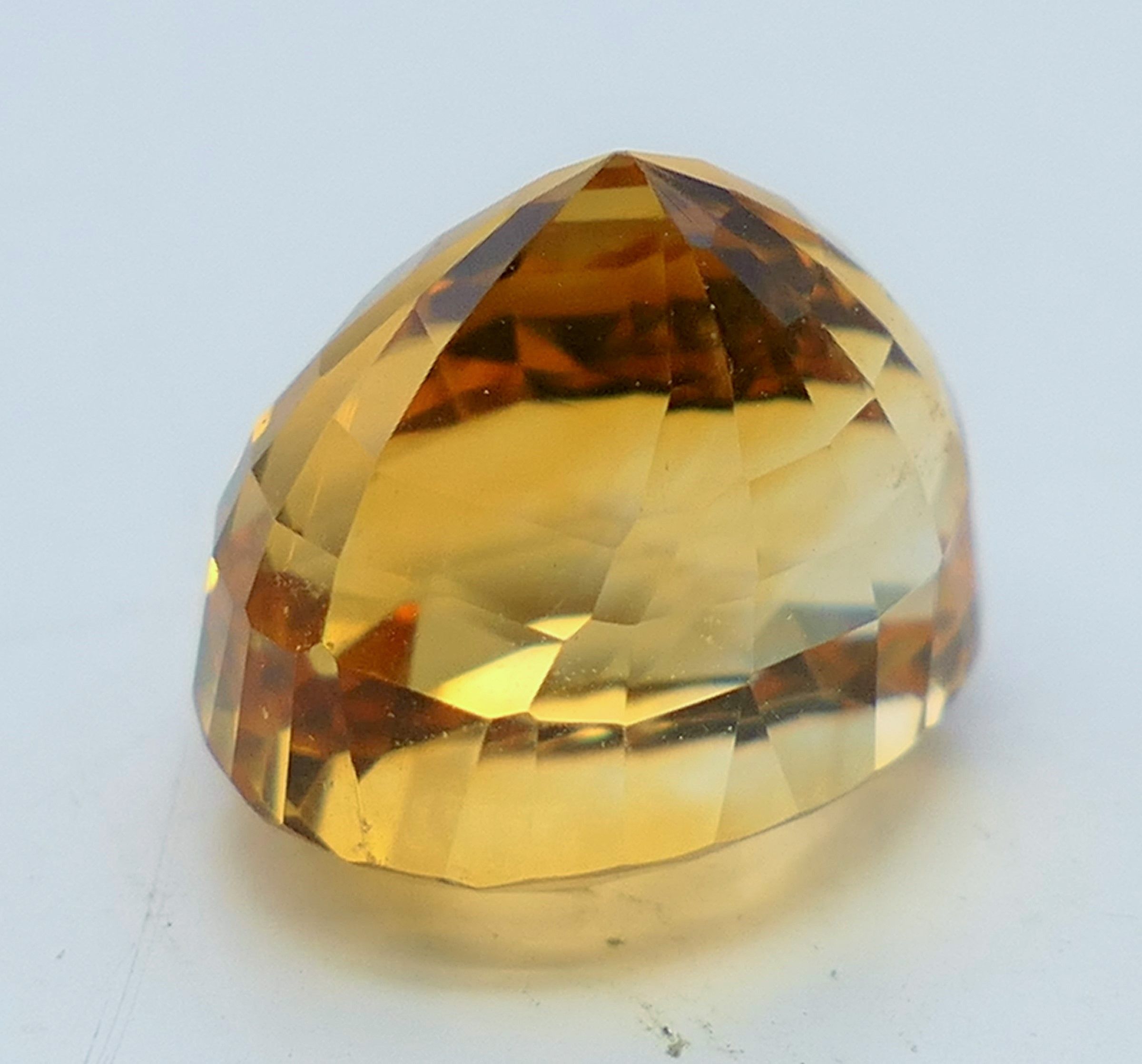 A quantity of loose citrines. - Image 11 of 14