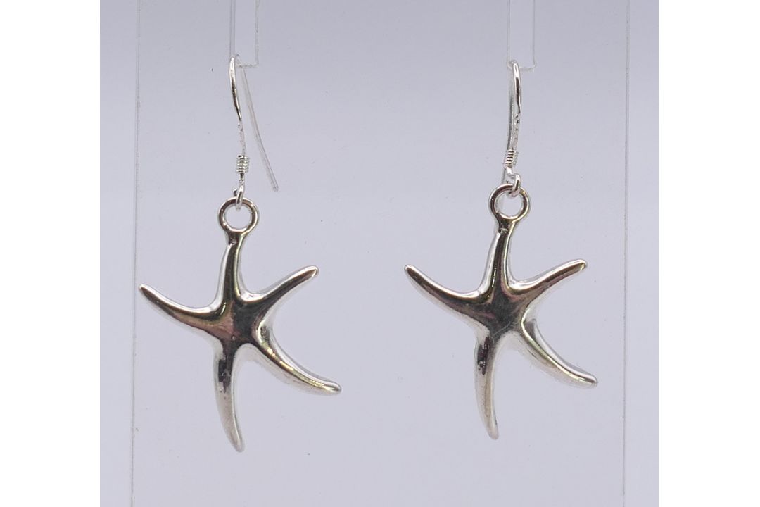 Four pairs of silver earrings. Sunflower earrings approximately 2 cm diameter. - Image 2 of 13