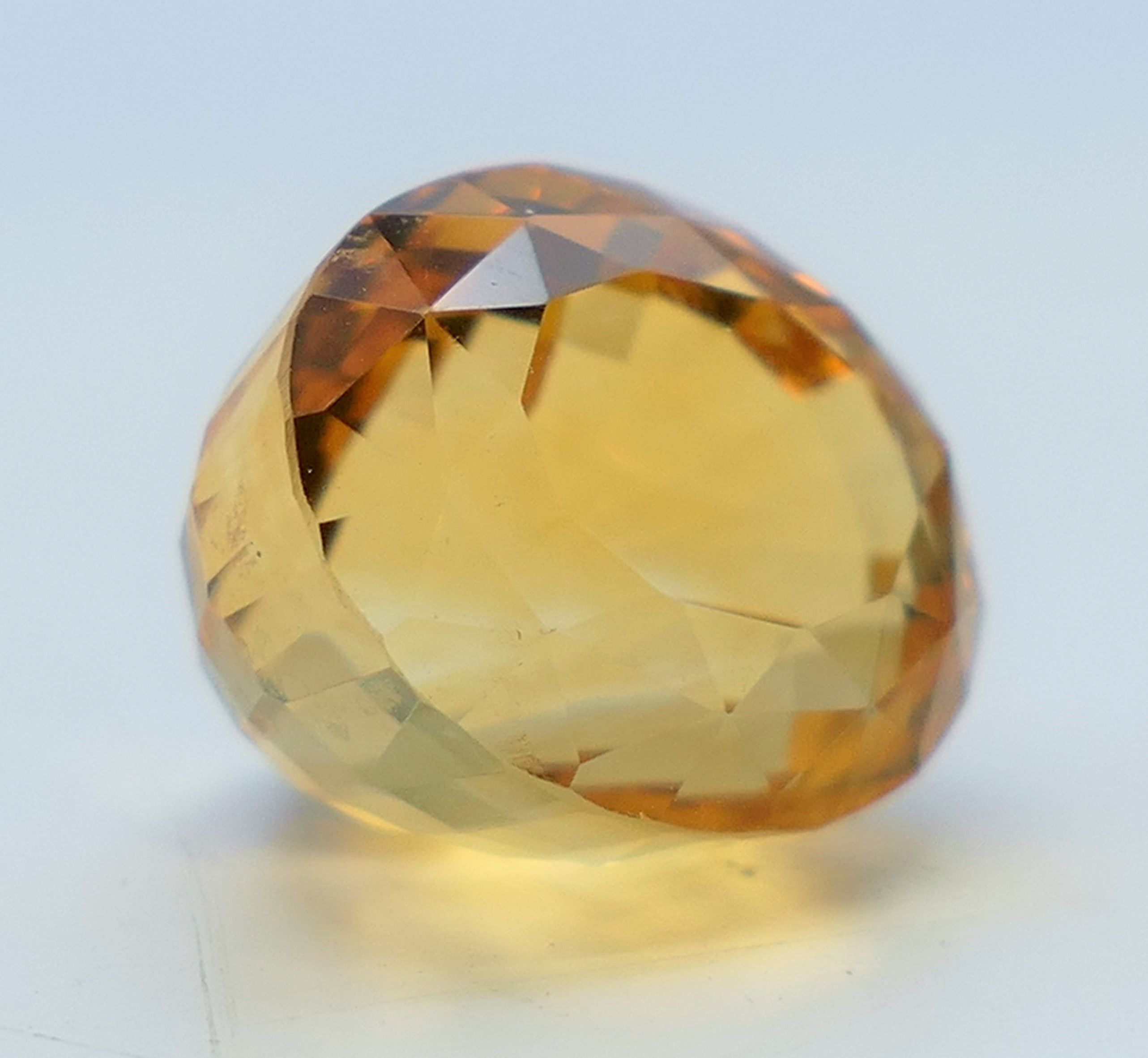 A quantity of loose citrines. - Image 10 of 14