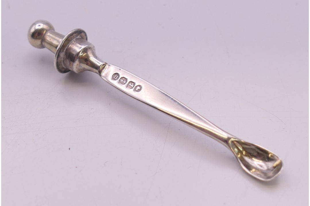 A pair of Victorian silver ear wax spoons. 6.5 cm high. - Image 2 of 4