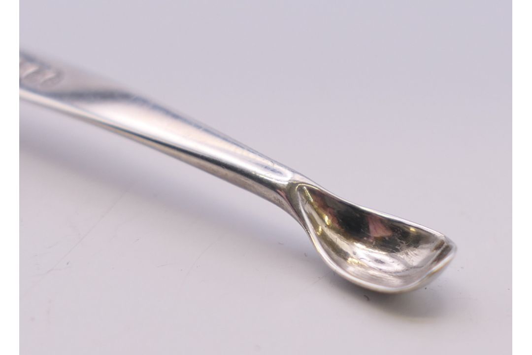 A pair of Victorian silver ear wax spoons. 6.5 cm high. - Image 4 of 4