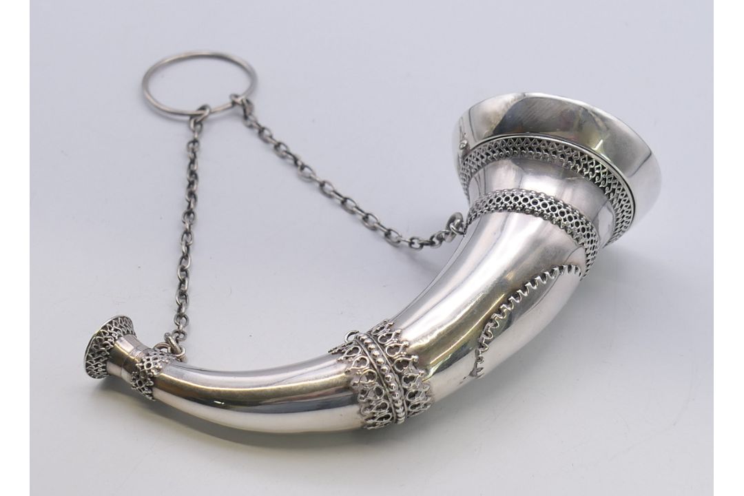 A large Victorian silver cornucopia vinaigrette. 13.5 cm long. - Image 2 of 6