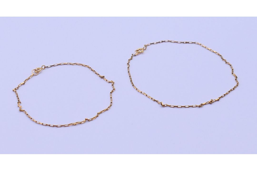 Two 1/20th 14 K gold-filled bracelets. 20 and 23 cm long. 2. - Image 1 of 8