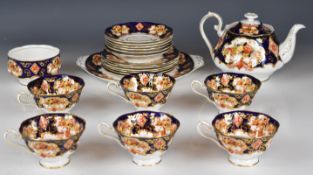 Royal Albert tea ware decorated in the Heirloom pattern, twenty one pieces, tallest 14cm