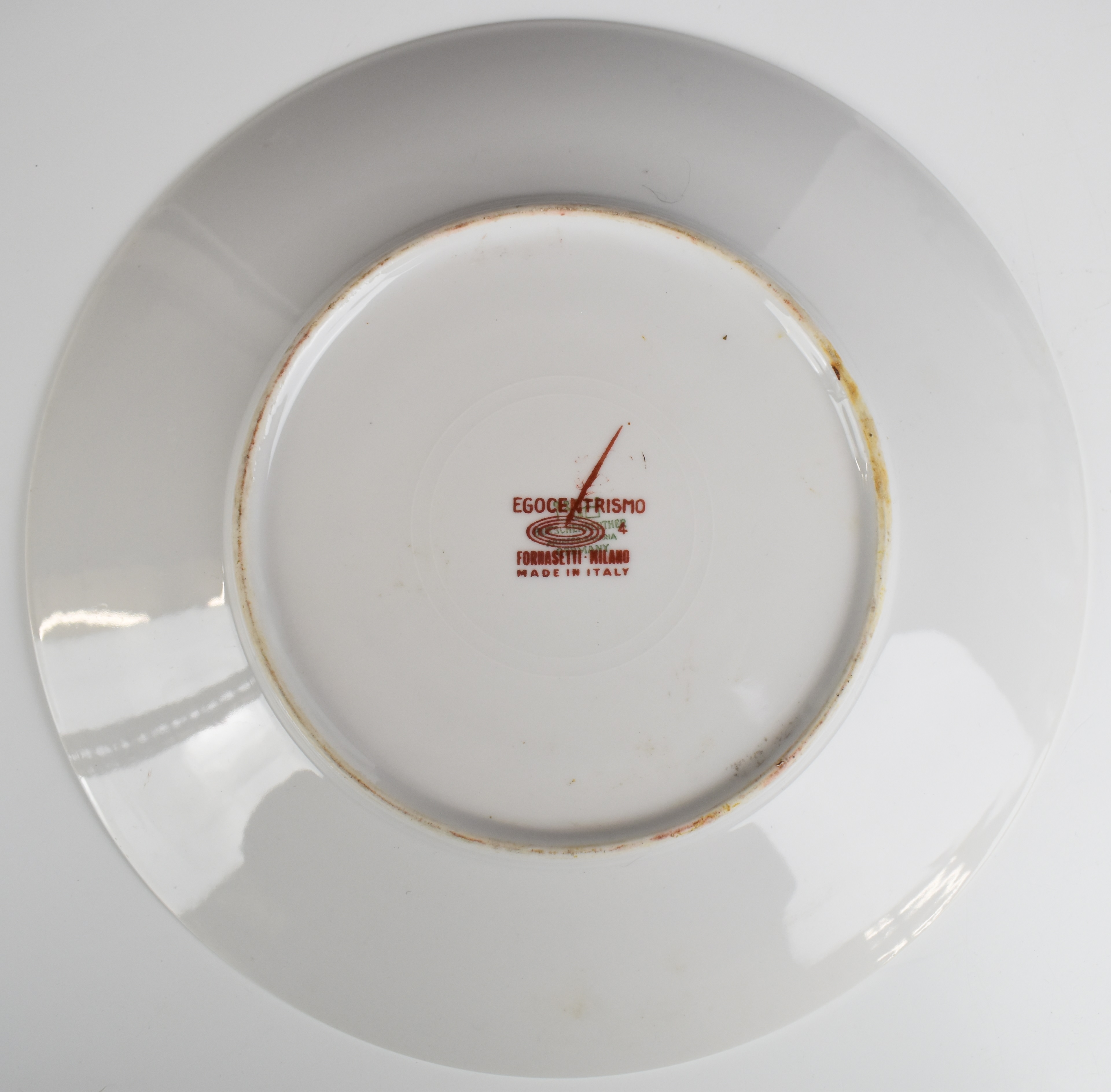 Two Italian Fornasetti Milano retro / mid century modern / Op Art plates decorated in the - Image 4 of 8