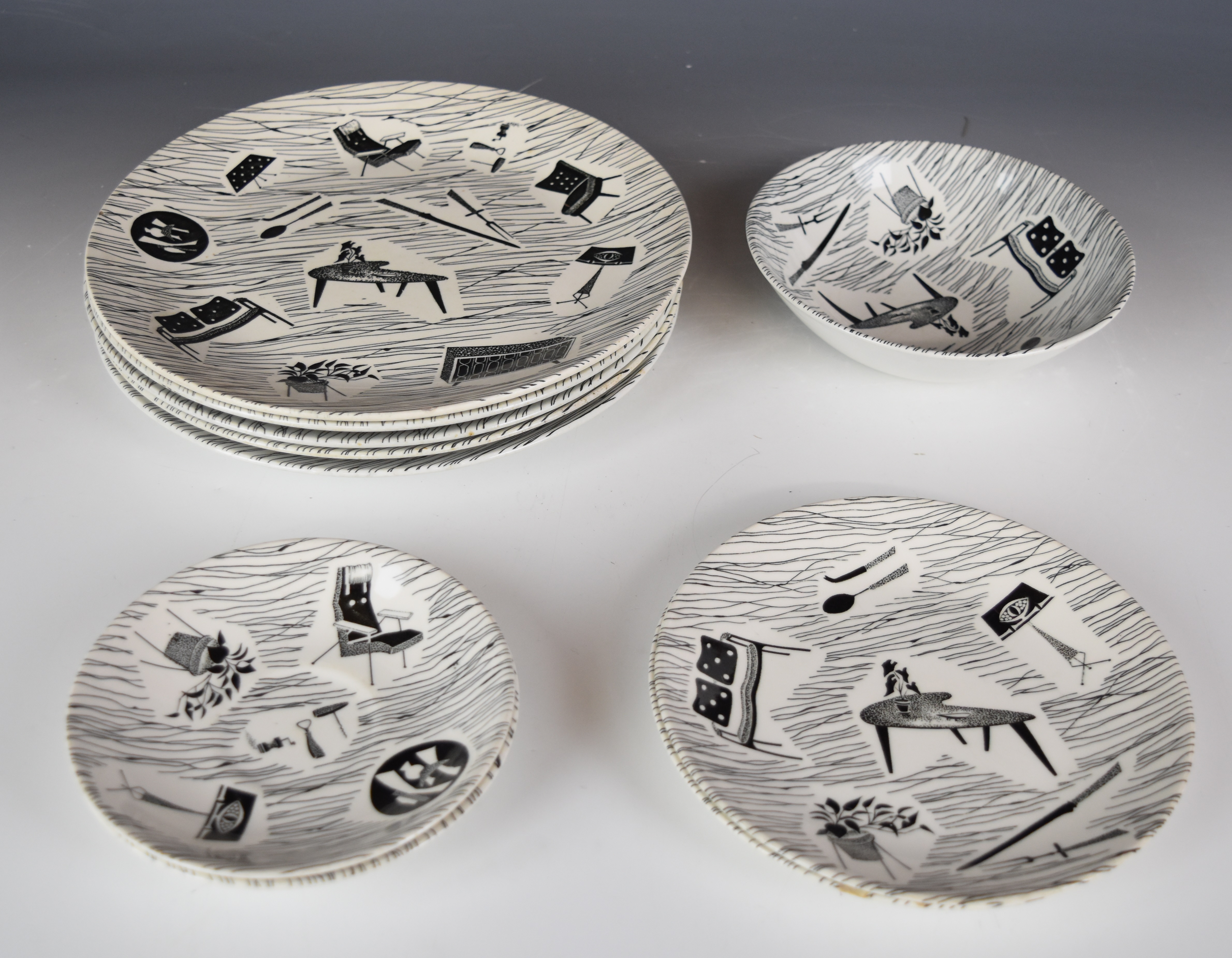 Ridgway pottery dinnerware decorated in the Homemaker pattern, ten items, largest diameter 25.5cm