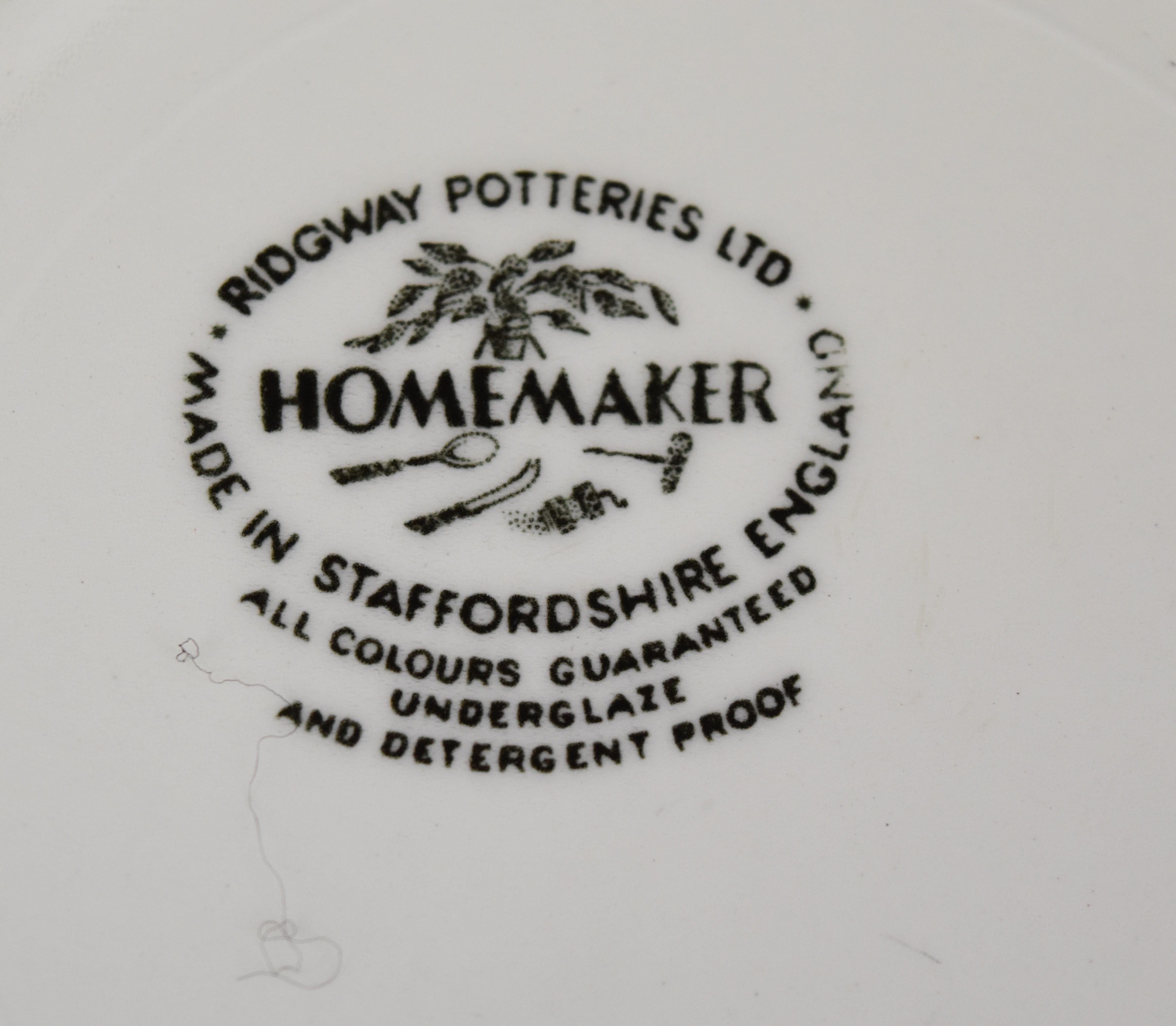 Ridgway pottery dinnerware decorated in the Homemaker pattern, ten items, largest diameter 25.5cm - Image 3 of 3