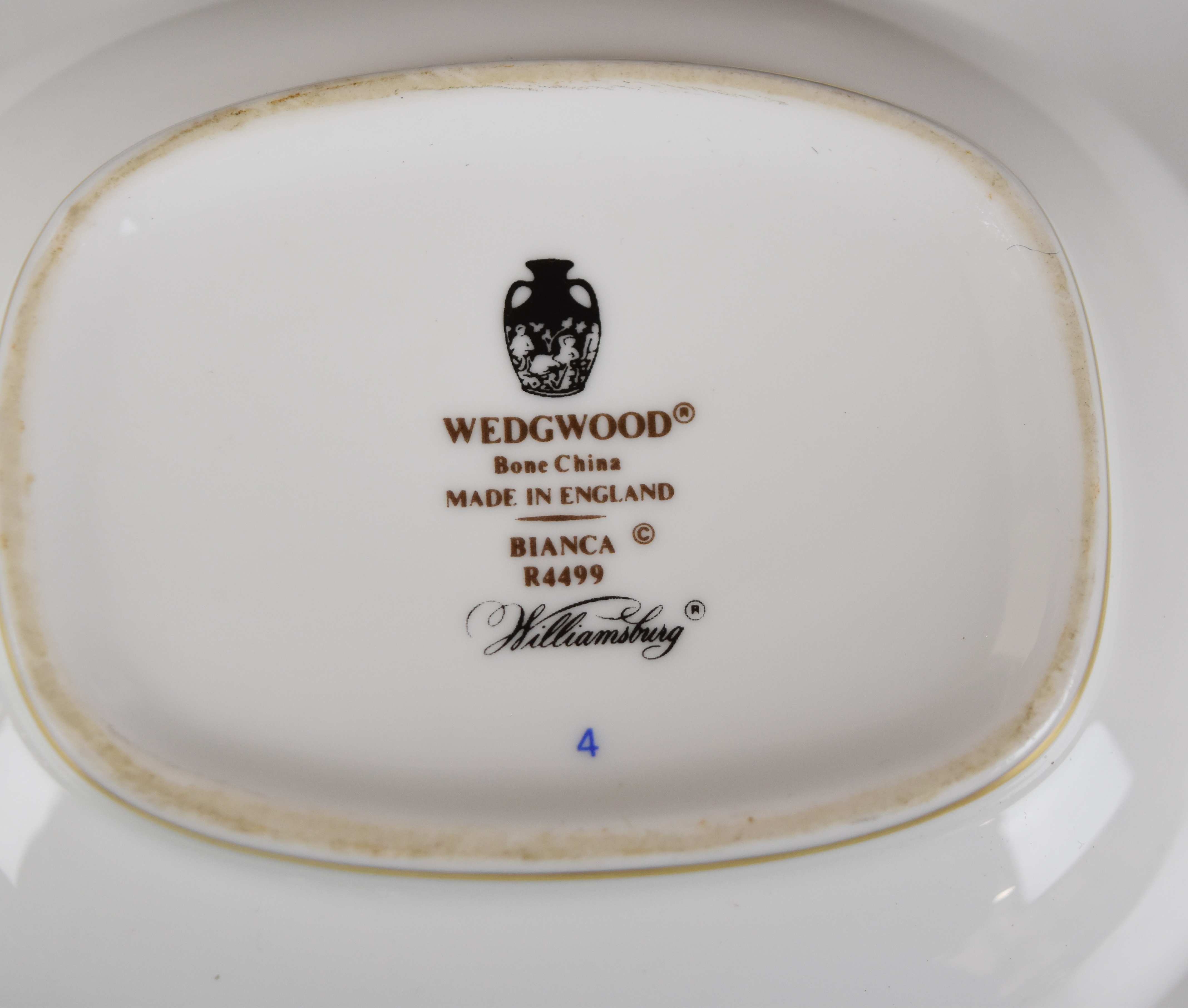 Wedgwood dinner, tea and coffee service decorated in the Bianca / Williamsburg pattern, mostly - Image 9 of 18