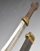 Imperial Russia WW1 short sword with maker's mark and 1915 with crown over A to ricasso, 43.5cm