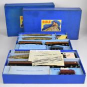 Two Hornby Dublo 00 gauge model railway passenger train sets comprising EDP1 'Sir Nigel Gresley' and