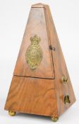 Early 20thC walnut cased clockwork metronome with brass plaque to front inscribed, Best English
