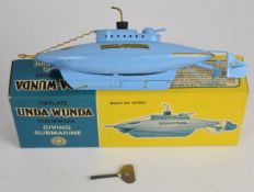 Sutcliffe Models tinplate clockwork Unda-Wunda Submarine, in original box with key.