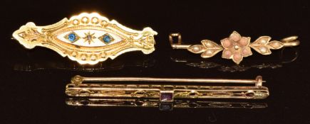 Three 9ct gold brooches, two c1910, 4.4g
