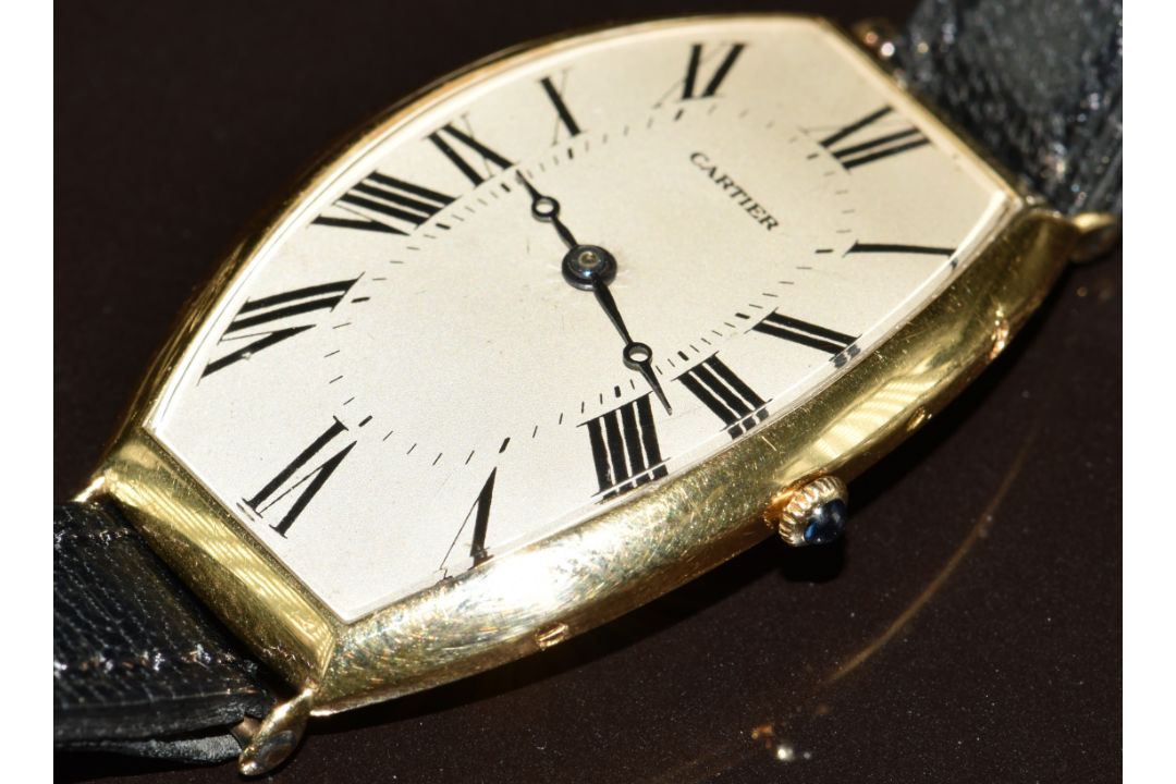 Cartier Tonneau 18ct gold gentleman's wristwatch with blued Breguet hands, silver dial, sapphire set - Image 6 of 14