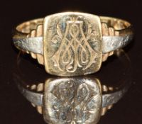 A 9ct gold and platinum signet ring, 2.9g, size R