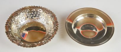 Victorian hallmarked silver bon bon dish with embossed and pierced decoration, diameter 11.5cm