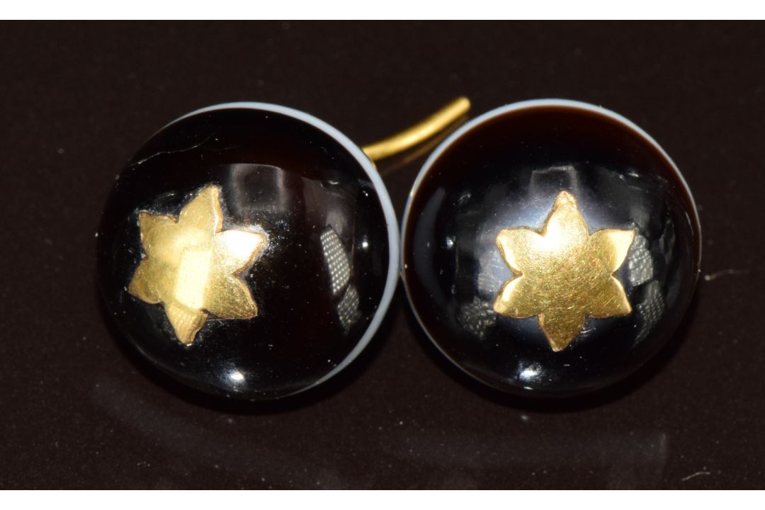 A pair of Victorian banded agate earrings, each bead approximately 15mm, 10.5g - Image 3 of 3