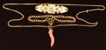 A 15ct gold brooch set with three diamonds in a star setting (Chester 1901, 4.8g, 4.4cm), 9ct gold