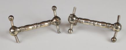 Pair of Victorian or Edward VII hallmarked silver knife rests with X frame ends, Sheffield 1901,