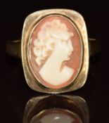 A 9ct gold ring set with a cameo, 3.6g, size N
