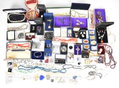 A collection of jewellery including 9ct gold cased watch, cameo brooch, abalone earrings, mother