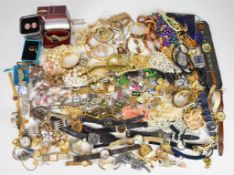 A collection of jewellery including damaged 9ct gold ring (2.4g), watches, silver fob watch, serpent