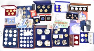 Modern coins to include Pobjoy Mint proof silver 'Pearl Back' 28.28g sterling silver coin, similar