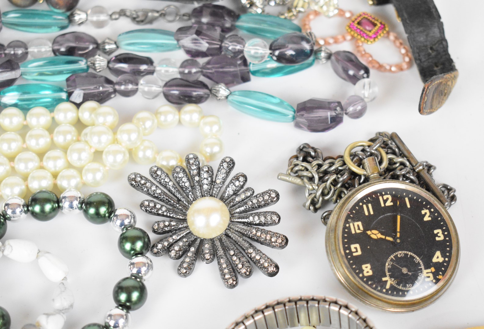 A collection of jewellery including silver ring, Kigu brooch, Swatch and other watches, vintage - Image 6 of 10