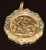 A 2001 gold half sovereign in 9ct gold pendant mount, 7.4g