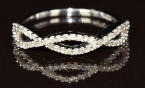 A 9k white gold ring set with diamonds, 1.9g, size N