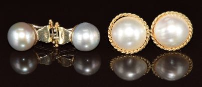 Two pairs of 9ct gold earrings set with pearls, 11g