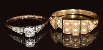 An 18ct gold ring set with split pearls (Birmingham 1883, 3.1g, ring has split) and an 18ct gold